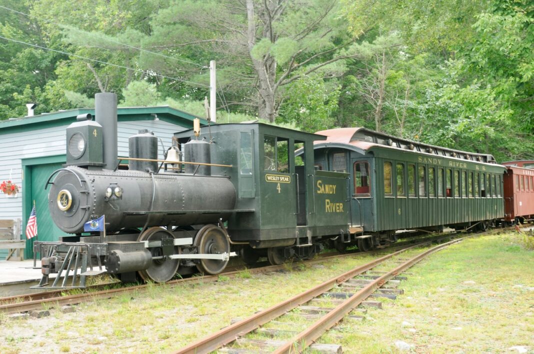 train tour maine